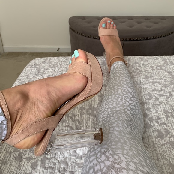 Lucite platform heels - Picture 10 of 16